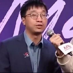 AL教练被粉丝狂喷滑跪认错
