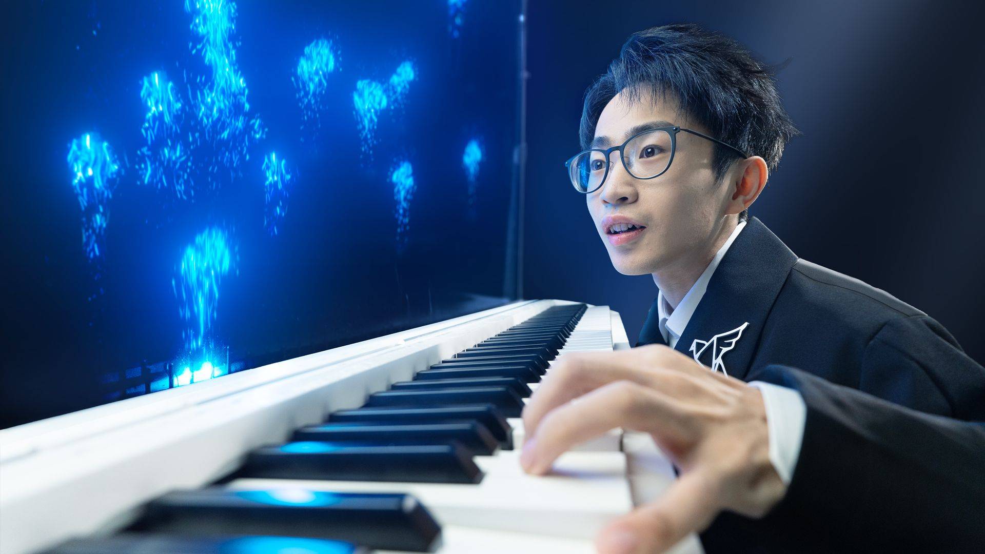 【何同学】为了看到音乐，我们做了这个…