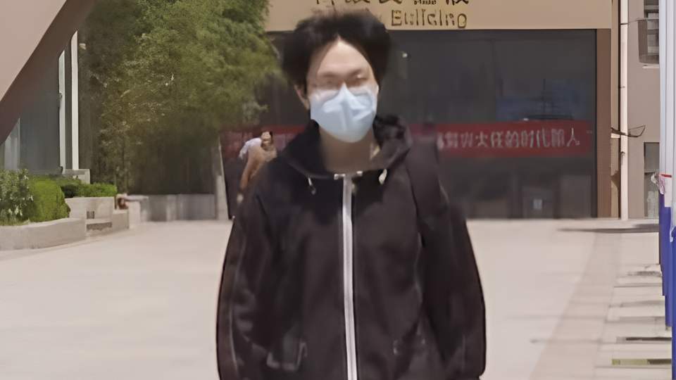 为救心梗同学缺考的小伙完成补考
