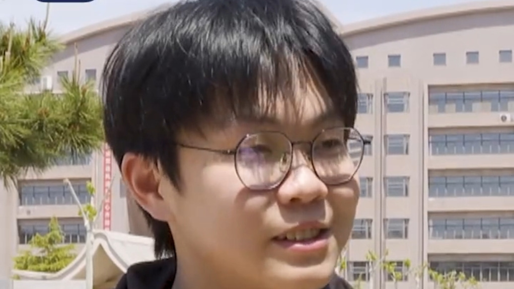 视频丨为救心梗同学缺席职教高考的小伙姜昭鹏完成补考
