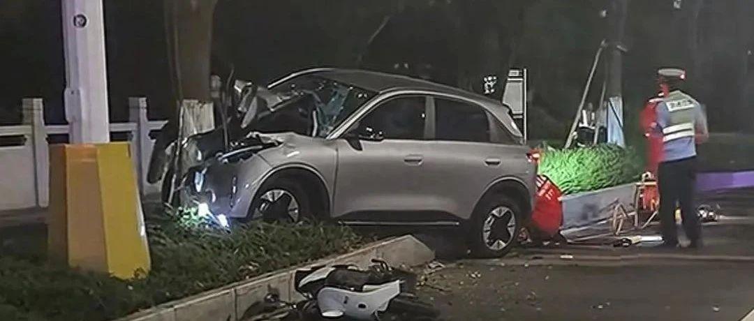 温州代驾司机撞倒2名骑电动车女生，致2人死亡？殡仪馆称接到两具遗体