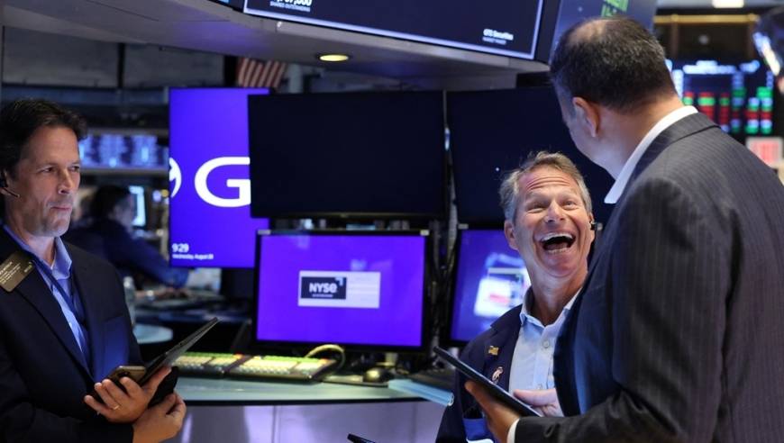 美股收盘：三大指数涨跌不一 国防股遭特朗普点名打压