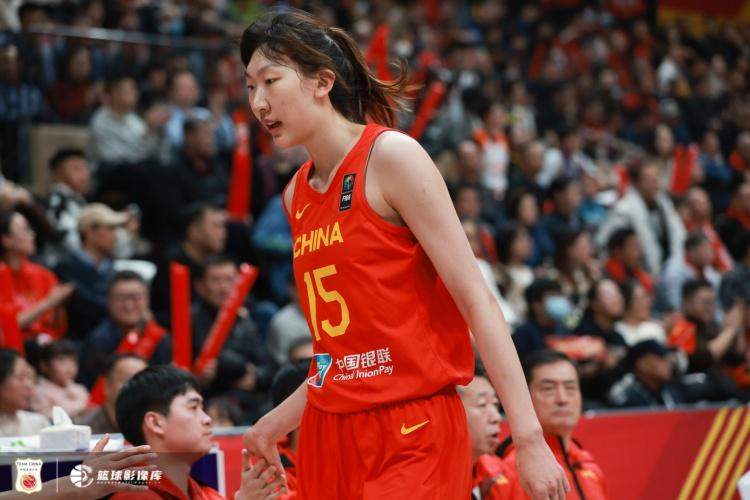中国女篮战胜日本女篮