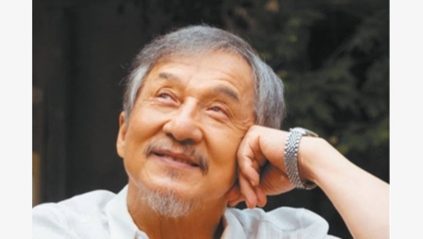 成龙人民日报撰文：用电影《过家家》致我的母亲