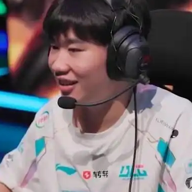Wei总算是脱离了BLG的苦海