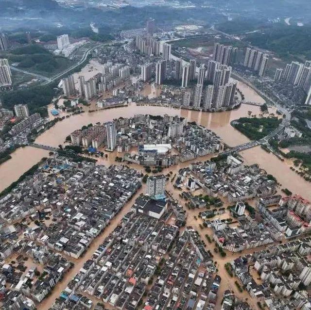 广东多地雨量破纪录！全省有18条河流、23个站超警戒水位！广东一县停课、停工、停产、停运、停业