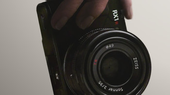 十年了！索尼发布黑卡 RX1R III 全画幅旗舰，仅 33999 元