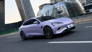 比亚迪固态电池正式装车，充电12分钟能跑1500km，关键价格还不贵