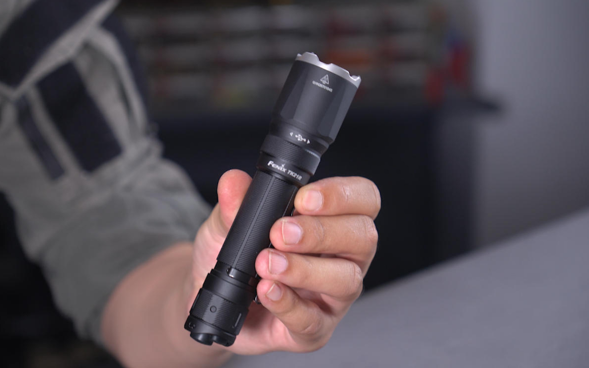 【开箱】Fenix TK21R战术勤务手电｜一键极亮 6000mAh单电 全面升级