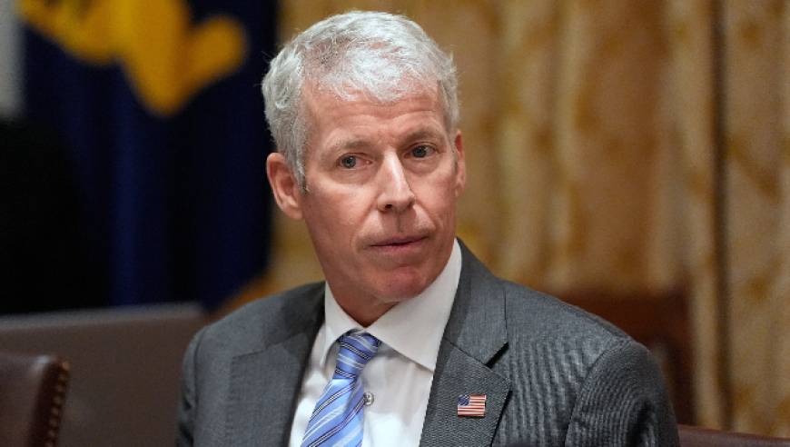 美能源部长宣称将“无限期”控制委内瑞拉石油销售