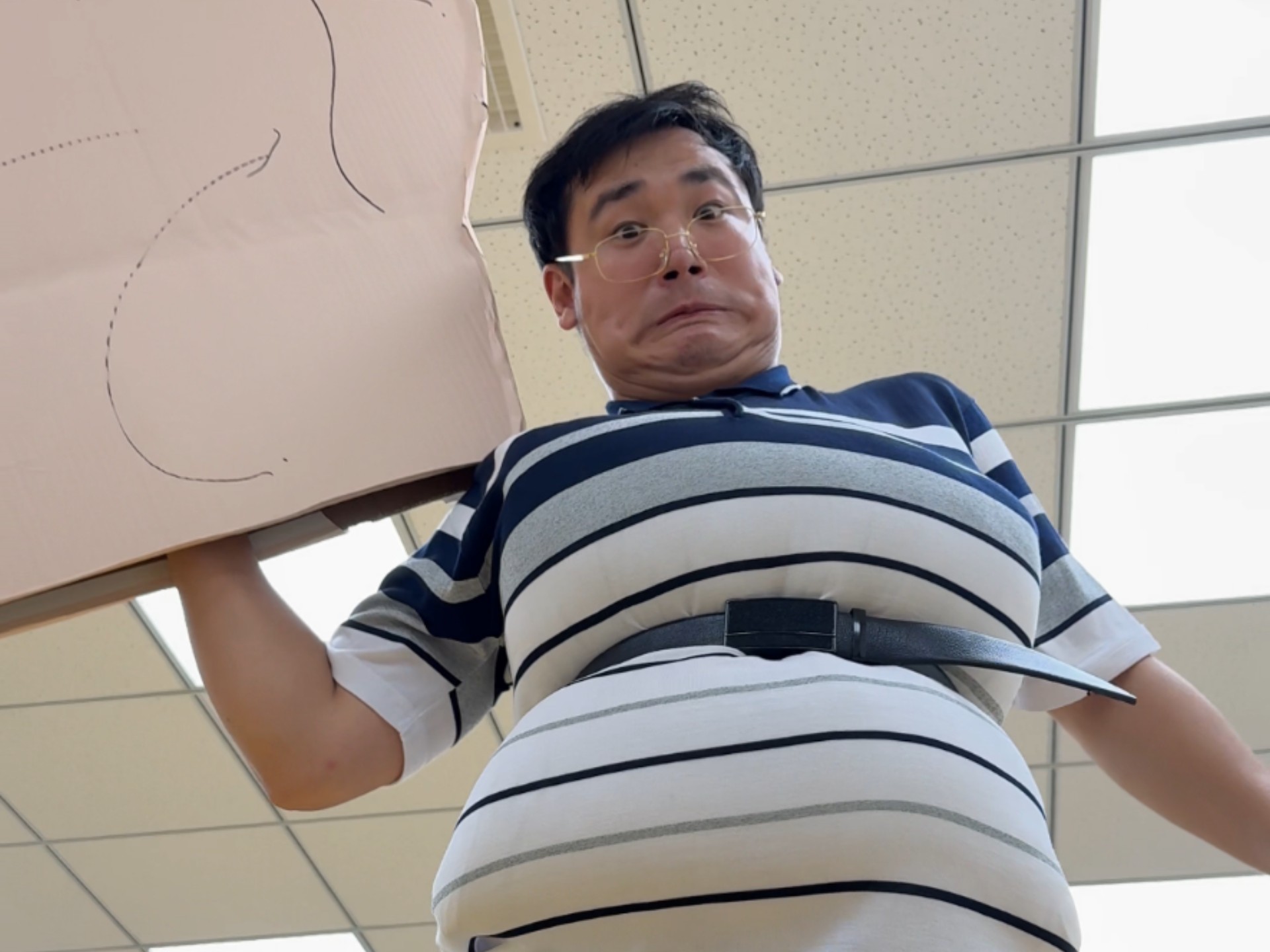 我嘞伸手