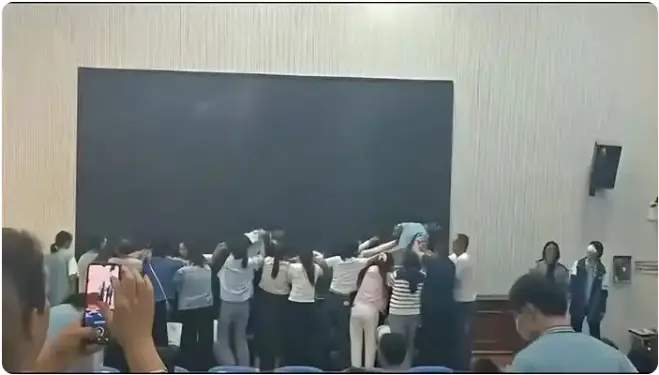 媒体：感恩教育无需践踏尊严