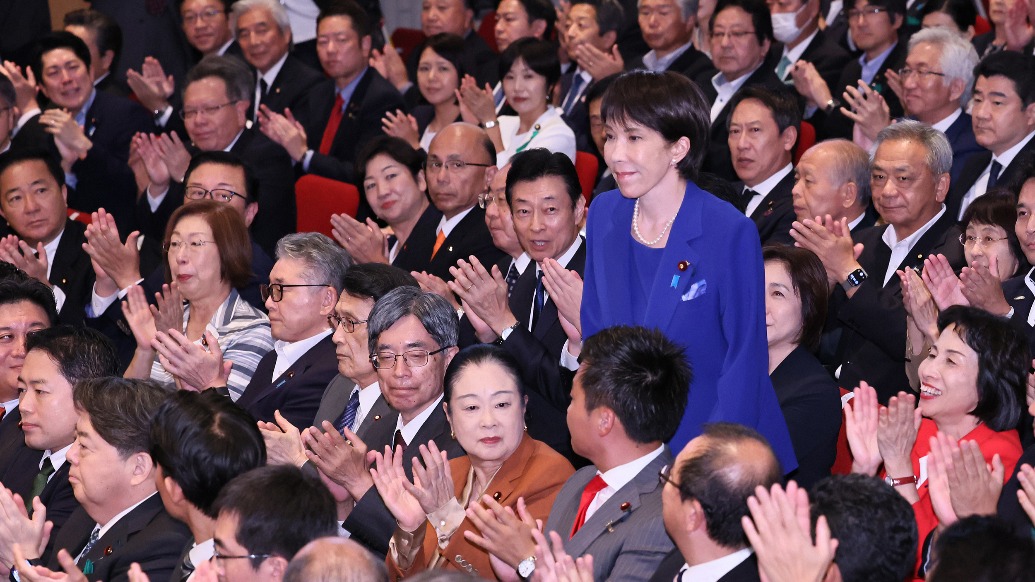 人物｜日本或迎来首位女首相：玩摇滚的高市早苗反对女性当天皇