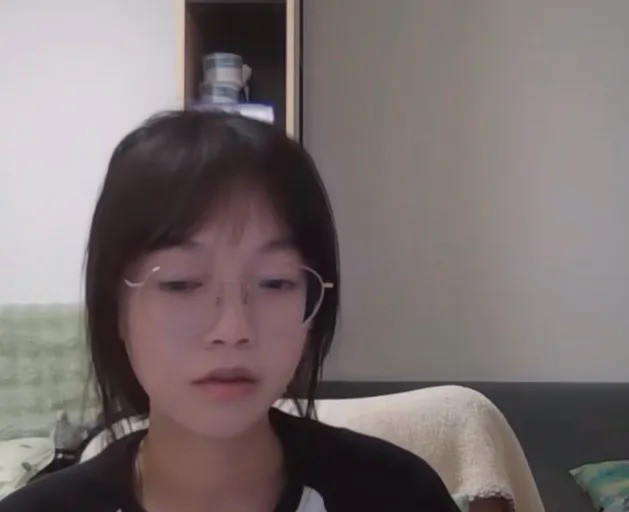 出租屋里女孩的一句醉话，为什么成为火遍B站的《蟑螂圣经》？